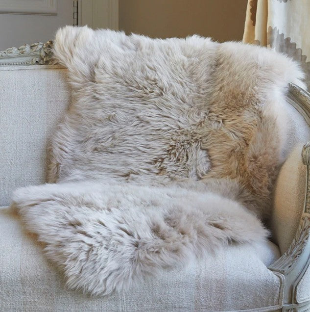 Hyde & Hare Sheepskin Rug - Oyster image 1