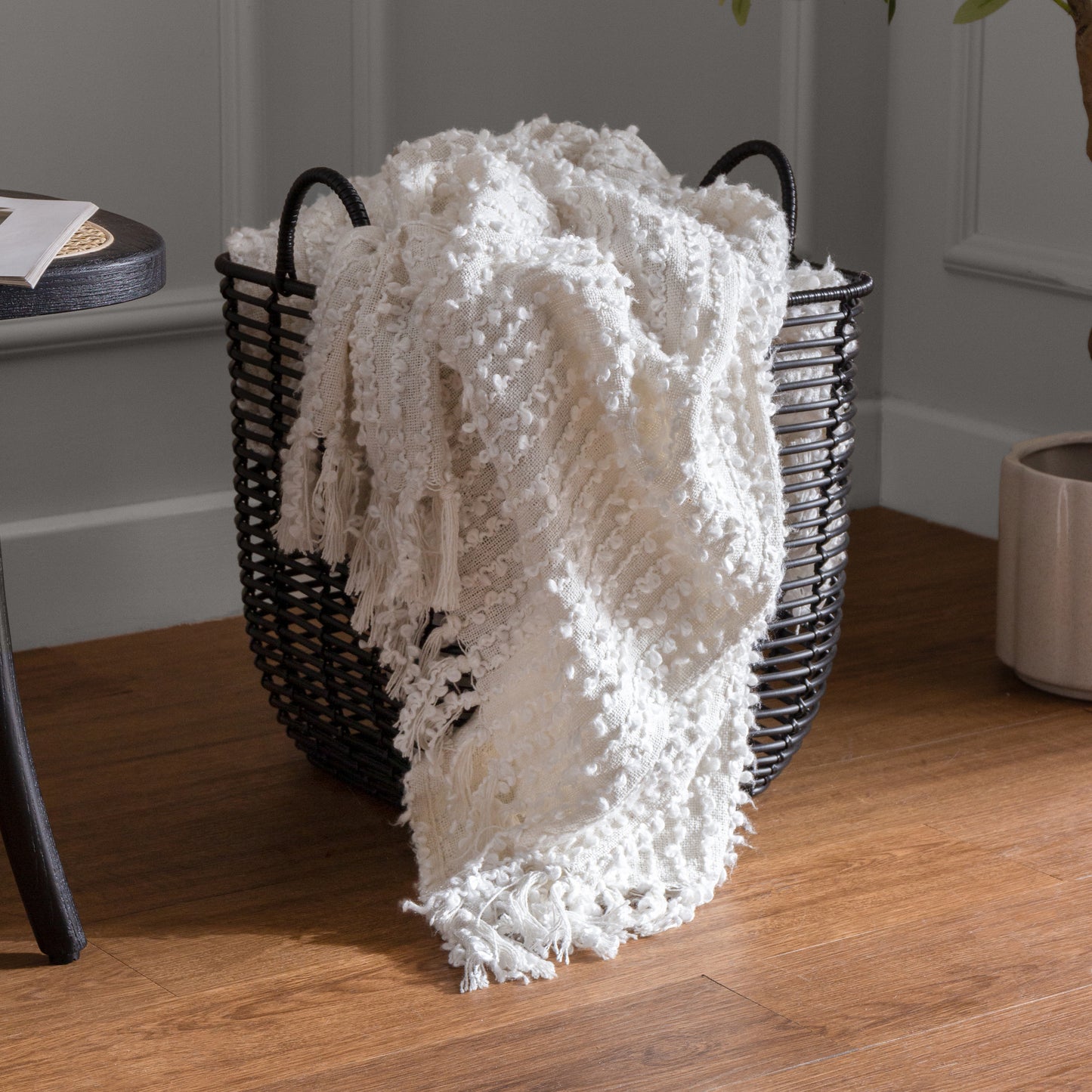 Arvo Woven Tasselled Throw - Natural Cream