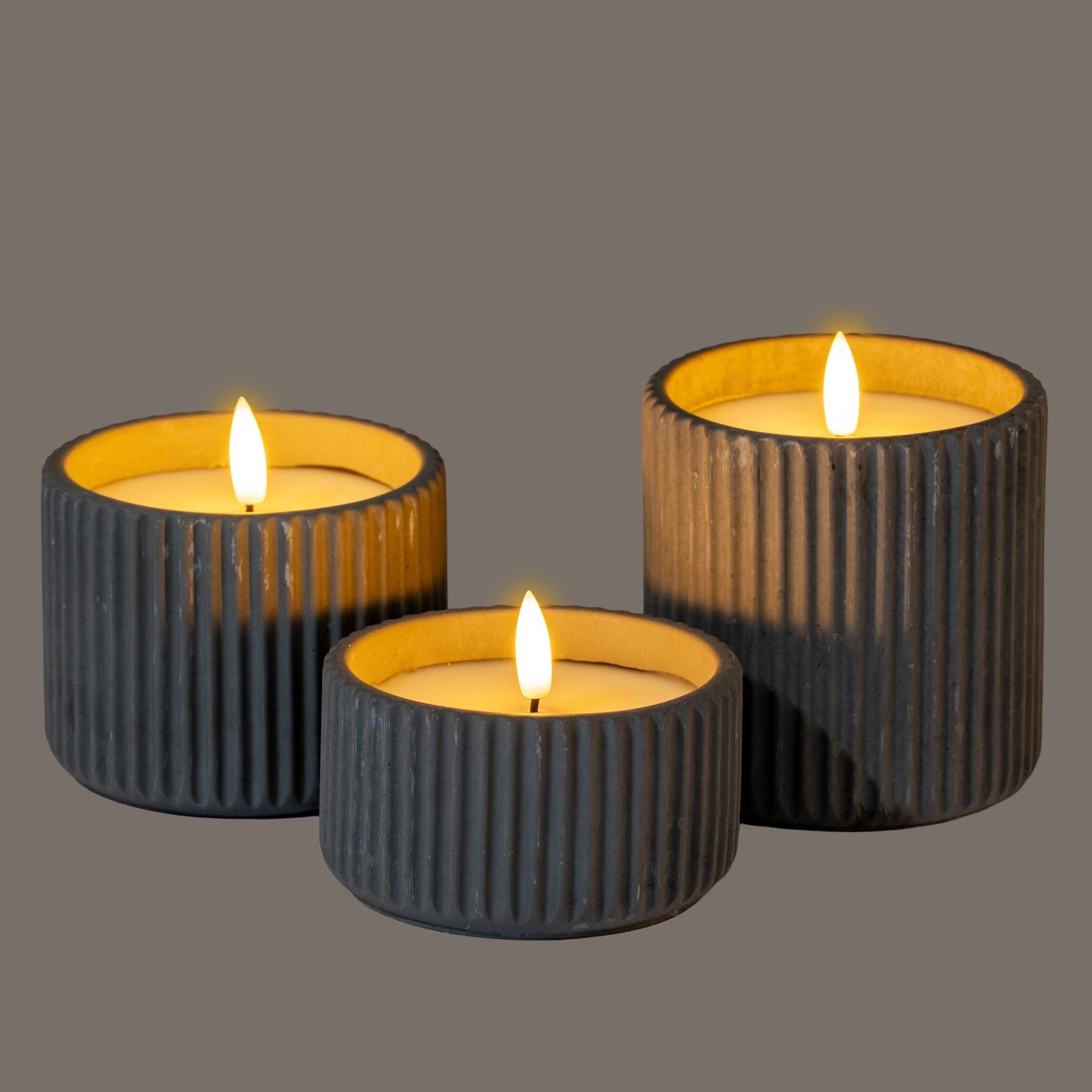Luxe Collection Natural Glow Chalk Ribbed Medium Led Candle image 3