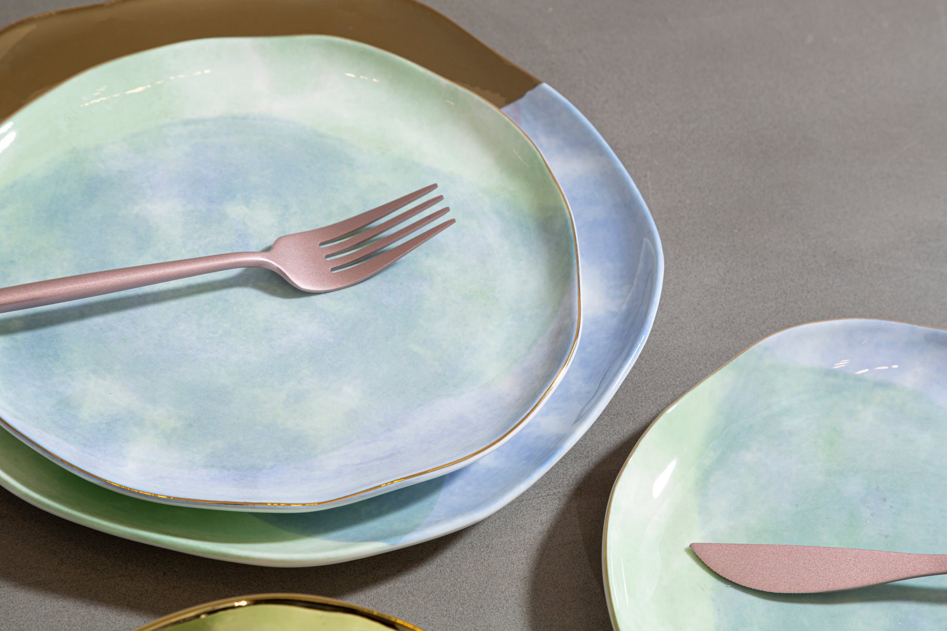 Avie 16 Pc Matte Pink Finish Cutlery Set image 2