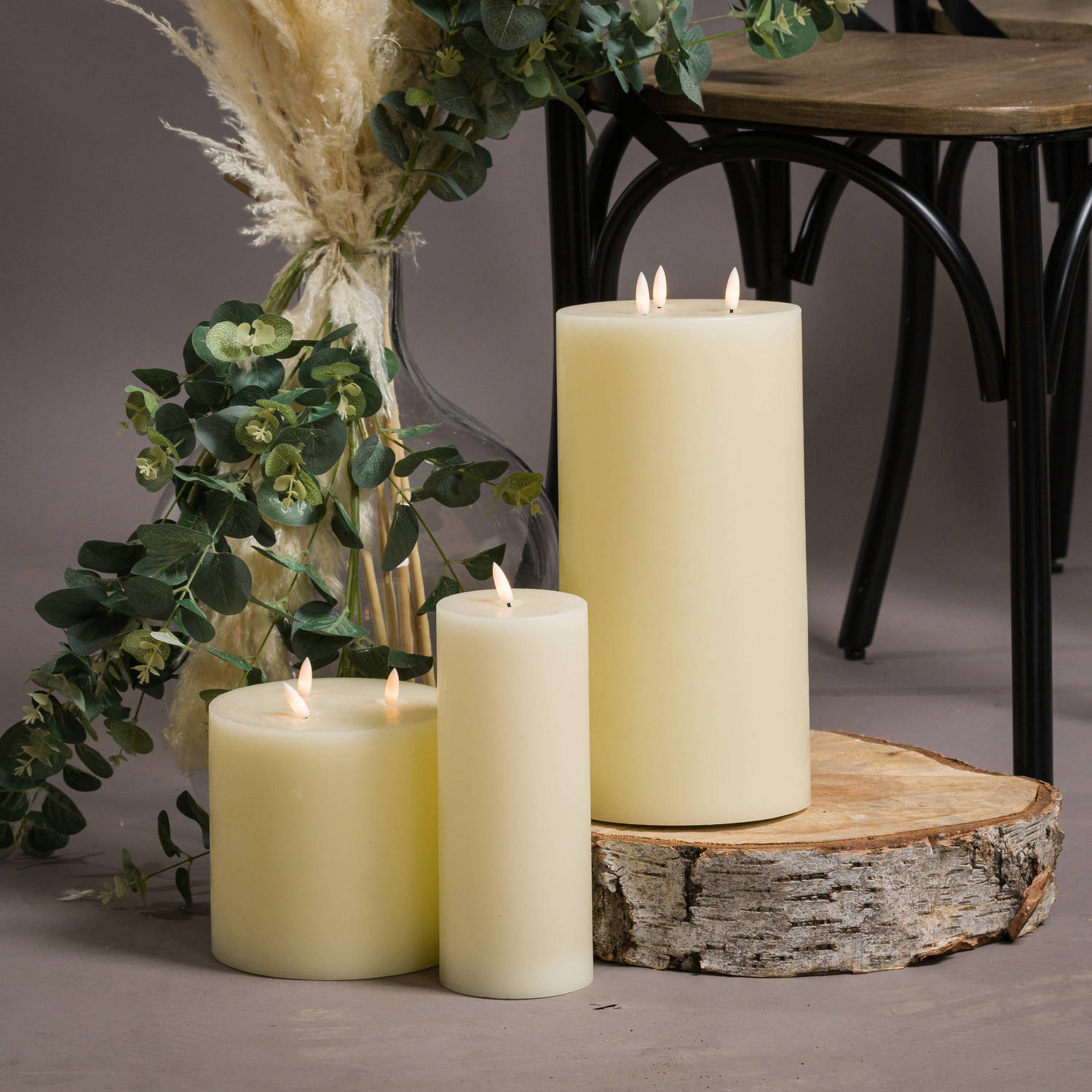 Luxe Collection Natural Glow 3 x 8 LED Cream Candle image 3